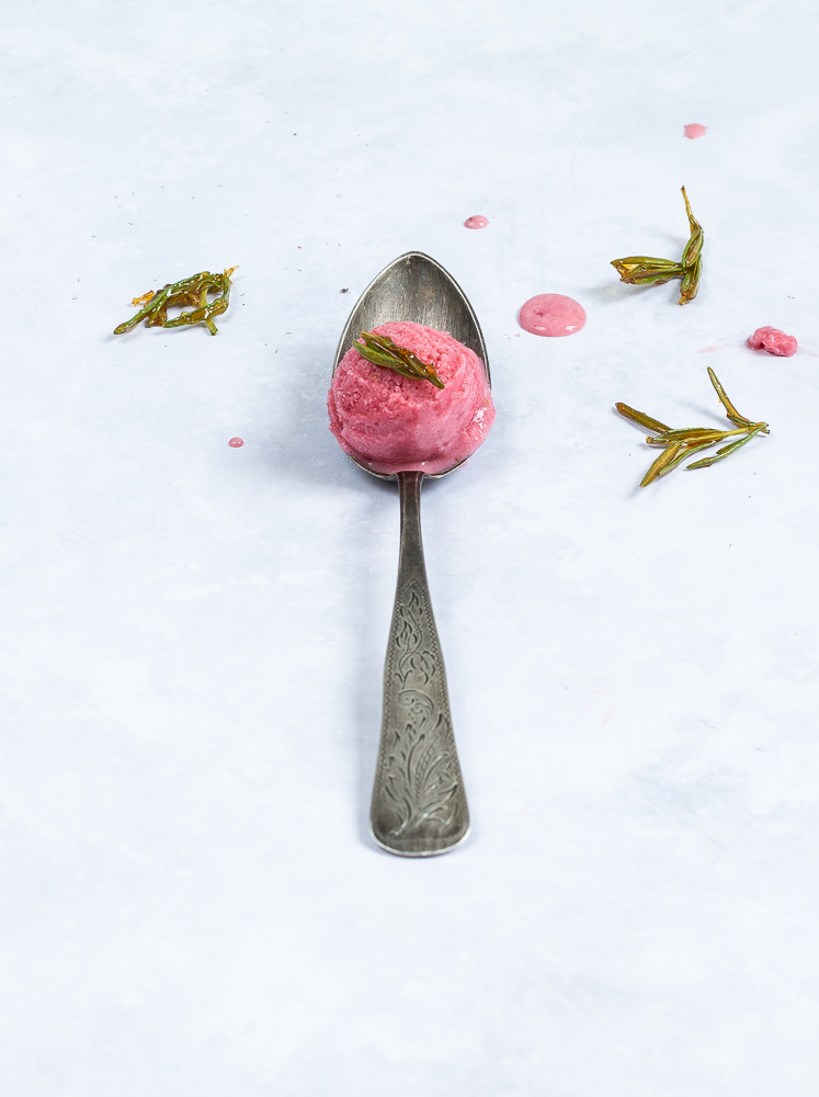 Fruchtig-frisches Erdbeer-Joghurt-Granité: ein schnelles (veganes ...